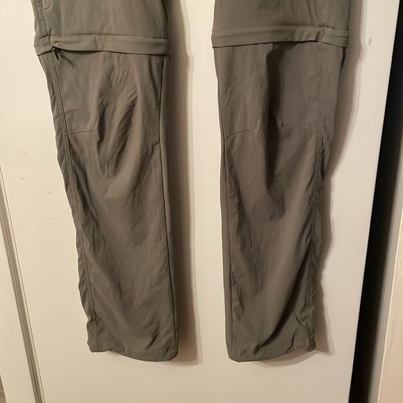 Columbia 6 Regular Omni-Shield Cargo Convertible Pants for Outdoor Adventures - Picture 3 of 9